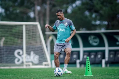 Treino do Juventude para o Brasileirão. Na foto, o volante Caíque.<!-- NICAID(16081708) -->