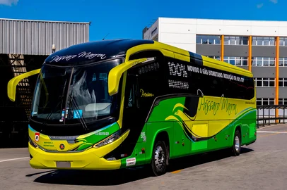 A Marcopolo entregou para a operadora Pássaro Marron, de São Paulo, o primeiro ônibus rodoviário da Geração 8 movido a biometano/GNV. Produzido pela companhia caxiense, o Paradiso G8 1050 conta com chassi Scania K340 4x2 Gás e garante autonomia de até 450 quilômetros.<!-- NICAID(16190541) -->
