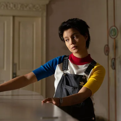 A Saída; Julia em cena<!-- NICAID(14882123) -->