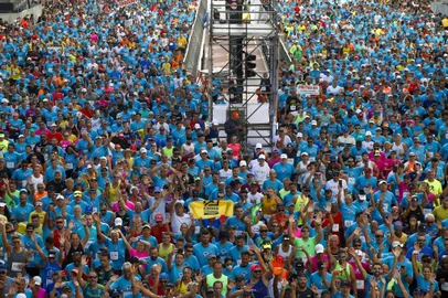 Runners take the start of the 98th 15-km Sao Silvestre international race in Sao Paulo, Brazil, on December 31, 2023. (Photo by Miguel Schincariol / AFP)Editoria: SPOLocal: Sao PauloIndexador: MIGUEL SCHINCARIOLSecao: marathonFonte: AFPFotógrafo: STR<!-- NICAID(15944580) -->