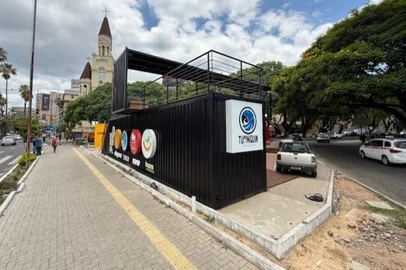 Novo espaço gastronômico na esquina da Osvaldo Aranha com José Bonifácio. Foto: Rodrigo Lopes/Agência RBS<!-- NICAID(16188706) -->