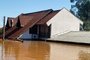 Prefeito de São Leopoldo perde tudo na enchente do Rio dos Sinos A água chegou ao telhado da casa de Ary Vanazzi, que lamenta a água ter levado também suas memórias pessoais e políticas