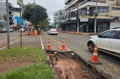 Eduarda Costa / Agencia RBS Obras na Avenida Presidente Vargas aumentam em até 15 minutos trajeto para o bairro São Cristóvão, em Passo Fundo<!-- NICAID(16345967) -->
