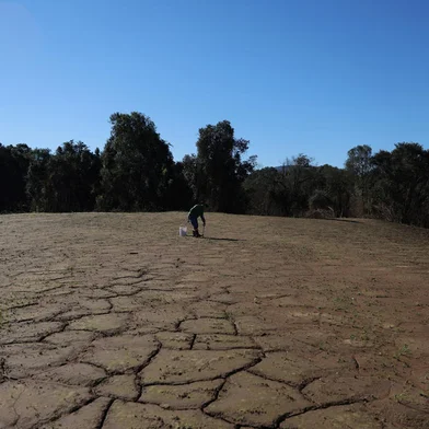 Estrela, RS, Brasil - Estudo liderado pelo Senar-RS está coletando amostras de solos para mapear os estragos da enchente na produção agrícola. Enxurrada levou a camada mais fértil das terras atingidas.Indexador: jeff botega<!-- NICAID(15803529) -->