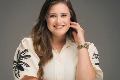 Um dos espaços que vêm exportando alguns talentos da música gospel é a Assembleia de Deus (AD) de Caxias do Sul. Um exemplo recente é a cantora Aline Tavares, de 22 anos, que vem colecionando sucessos. Iniciando a sua vida musical aos quatro anos no próprio coral da Assembleia de Deus de Caxias, hoje está com um contrato assinado com a gravadora Graça Music e mais de 500 mil views e 10 mil ouvintes mensais. <!-- NICAID(16119389) -->