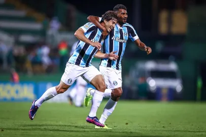 Grêmio<!-- NICAID(15144855) -->