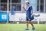 Quinteros justifica folgas no Grêmio antes de estreia no Brasileirão: "Jogador precisa carregar as baterias"