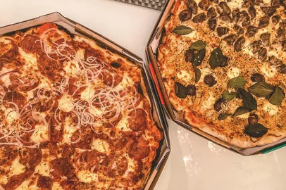 pizza, porto alegre, destemperados<!-- NICAID(15442854) -->