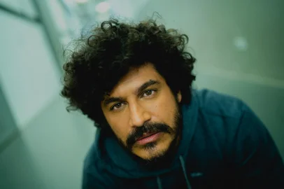 Criolo - Sobre Viver<!-- NICAID(15152962) -->