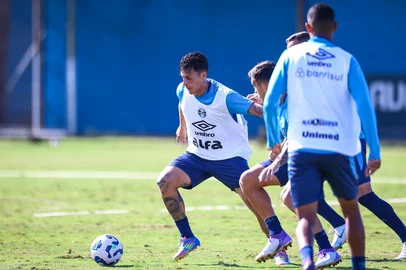 Pavon em treino do Grêmio<!-- NICAID(16037775) -->