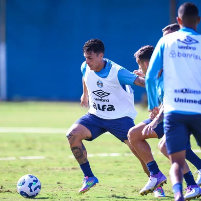 Pavon em treino do Grêmio<!-- NICAID(16037775) -->