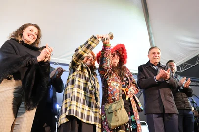 Abertura oficial da 42ª Feira do Livro de Caxias do Sul nesta sexta-feira (2), na Praça Dante Alighieri.<!-- NICAID(16379100) -->