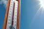 Temperatura alta em termômetro - Foto: Roman Milert/stock.adobe.comFonte: 276005045<!-- NICAID(15596153) -->