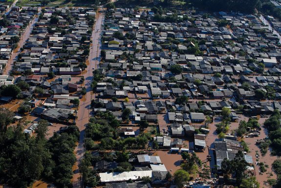 ELDORADO DO SUL, RS, BRASIL - 06/05/2024 - Cidade de Eldorado do Sul, na Região Metropolitana, atingida pela forte enchente. FOTO: DUDA FORTES, AGÊNCIA RBS<!-- NICAID(15756895) -->