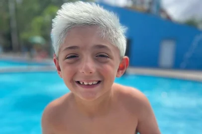 Joaquim Klinger, de 9 anos, faleceu no dia 28 de maio de 2025, na Unidade de Pronto Atendimento (UPA) do Balneário Cassino, em Rio Grande, no sul do Estado. Segundo o atestado de óbito, a causa da morte foi insuficiência respiratória e crise de asma. O caso está sendo investigado pelo Ministério Público do Rio Grande do Sul (MPRS) e gera uma disputa de narrativas e versões.<!-- NICAID(16077269) -->