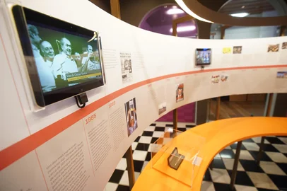 Exposição Tempo e Reflexão<!-- NICAID(16096622) -->
