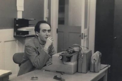 Jornalista Vladimir Herzog. Fotografia provavelmente tirada na redação da Rádio BBC de Londres.<!-- NICAID(16006758) -->