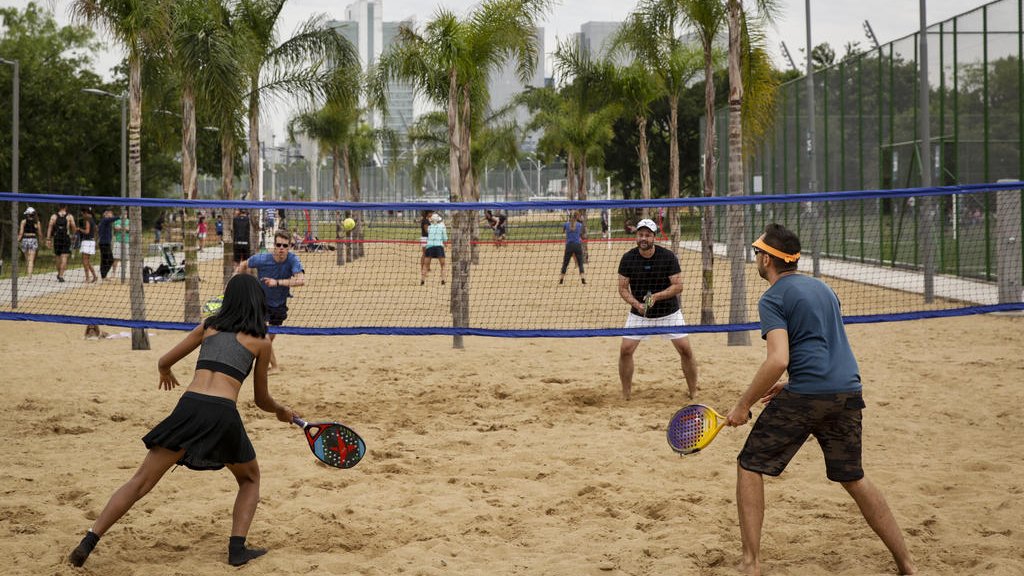 Saldanha da Gama inaugura quadras de beach tennis com torneio