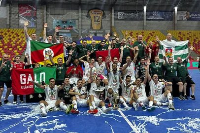 Atlântico celebra bicampeonato da Copa do Brasil de Futsal<!-- NICAID(16154108) -->