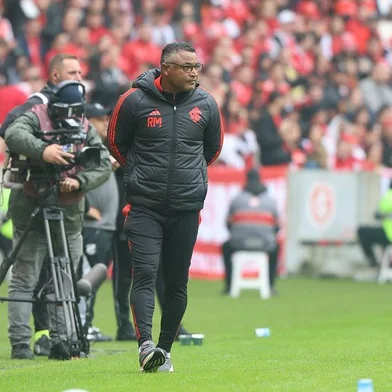 Roger Machado comandou o Inter na vitória contra o Ceará por 1 a 0.