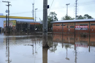 PORTO ALEGRE, 25/05/2024, Situação dos alagamentos no bairro Humaitá, na zona norte da Capital, que já dura mais de 20 dias.<!-- NICAID(15773309) -->