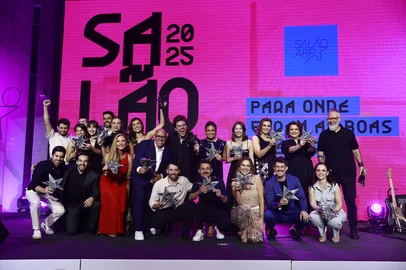 Jeff Botega / Agencia RBS Porto Alegre, RS, Brasil, 04-12-2025: Salão ARP 2025. Foto geral dos vencedores. Foto: Jeff Botega/Agência RBS<!-- NICAID(16180799) -->