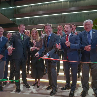 A Câmara de Comércio Italiana do Rio Grande do Sul (CCIRS) inaugurou, na noite desta segunda-feira (23), a nova sede em Porto Alegre. Localizado na Avenida Carlos Gomes, 1122, o espaço passa a concentrar as atividades institucionais da entidade no Estado.<!-- NICAID(16251121) -->