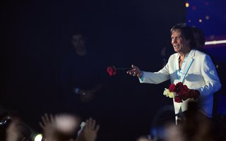 GRAMADO, RS, BRASIL, 12/12/2025. Show do Roberto Carlos em Gramado, gravação do especial de final de ano da Rede Globo. (Porthus Junior/Agência RBS)Indexador: BTK                             <!-- NICAID(16186192) -->