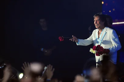 GRAMADO, RS, BRASIL, 12/12/2025. Show do Roberto Carlos em Gramado, gravação do especial de final de ano da Rede Globo. (Porthus Junior/Agência RBS)Indexador: BTK                             <!-- NICAID(16186192) -->