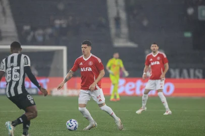 Botafogo vs Internacional no Estádio Nilton Santos pelo Brasileirão 2025 - Foto: Ricardo Duarte/SC Internacional/DivulgaçãoIndexador: ricardo duarte<!-- NICAID(16035079) -->