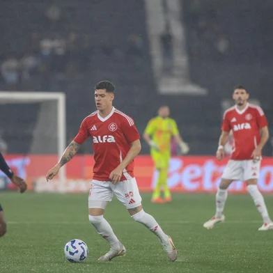 Botafogo vs Internacional no Estádio Nilton Santos pelo Brasileirão 2025 - Foto: Ricardo Duarte/SC Internacional/DivulgaçãoIndexador: ricardo duarte<!-- NICAID(16035079) -->