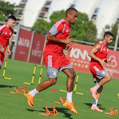 Alerrandro centroavante do Inter