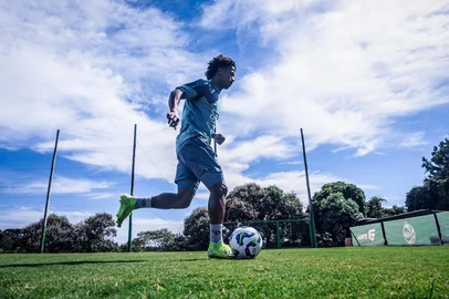 Treino do Juventude com foco na Série A do Brasileirão 2025. Na foto, o atacante Ênio.<!-- NICAID(15990006) -->