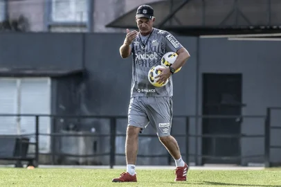 Lisca, técnico do Santos