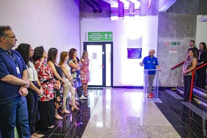 A rede de saúde bucal de Porto Alegre foi ampliada na manhã desta quarta-feira (4) com a entrega do sétimo Centro de Especialidades Odontológicas (CEO) da capital. A unidade funcionará no Campus Zona Sul da UniRitter (Rua Orfanotrófio, 555) e atenderá exclusivamente pacientes encaminhados via Sistema Único de Saúde (SUS).<!-- NICAID(16218729) -->