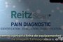 Print do vídeo no tuíte checado que mostra o nome do equipamento com o qual os exames teriam sido feitos. Em português “pain diagnostic” significa diagnóstico de dor