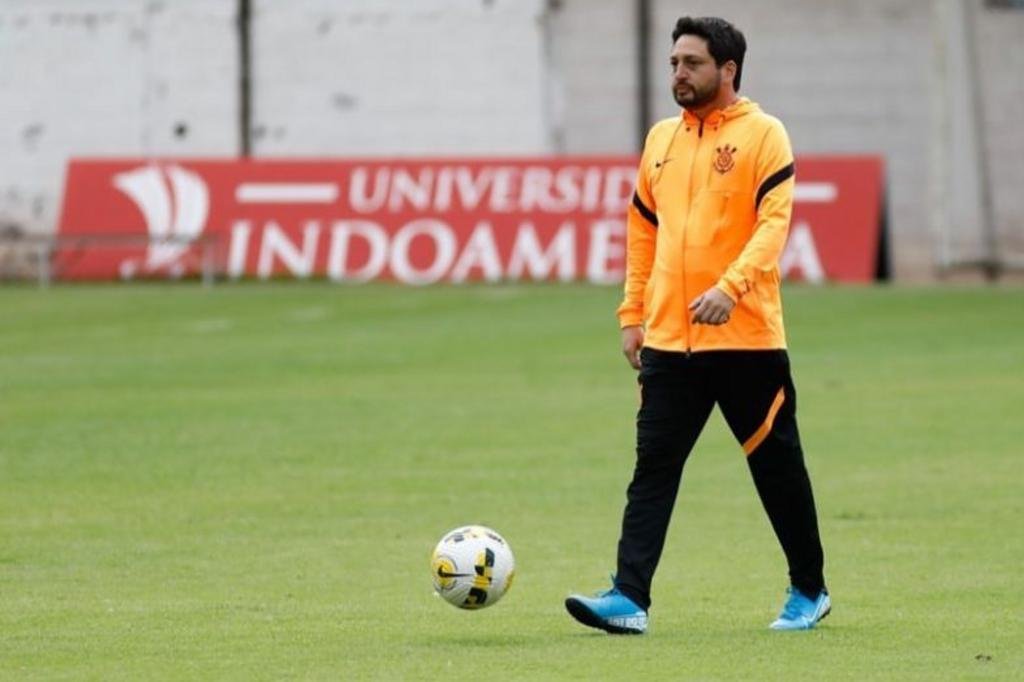 Como o Corinthians se tornou referência para a evolução do futebol feminino no Brasil? Ouça o podcast