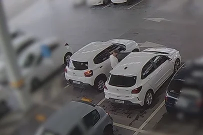 Vídeos GZH / Reprodução Suspeito praticando furto em supermercado de São Leopoldo