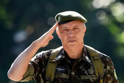 O general Júlio Cesar de Arruda foi empossado hoje (30) como novo comandante do Exército. A cerimônia aconteceu às 10h no Clube do Exército, em Brasília, e contou com a presença do vice-presidente da República, Hamilton Mourão.<!-- NICAID(16043377) -->