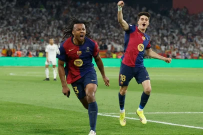 Koundé, do Barcelona, na vitória sobre o Real Madrid