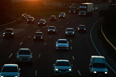 PORTO ALEGRE, RS, BRASIL, 19-12-2025: Movimento tranquilo na saíde Porto Alegre, rumo ao litoral, pela freeway. (Foto: André Ávila/Agência RBS)Indexador: Andre Avila<!-- NICAID(16190990) -->
