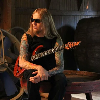 O guitarrista caxiense Paulo Schroeber, que morreuem 2014, terá seu legado musical celebrado duranteo Festival de Bandas, que ocorre no domingo, 20 de julho, na Praça das Feiras, em Caxias do Sul.<!-- NICAID(16078975) -->