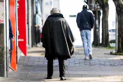 Cambará do Sul, São José dos Ausentes e Vacaria amanheceram com sensação térmica abaixo de zero nesta sexta-feira. Termômetros vão subir ao longo do dia e final de semana será de clima seco e mínimas de 6ºC em Caxias do Sul<!-- NICAID(16049014) -->