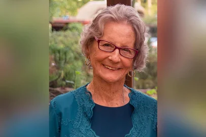 A escritora e professora Moina Mary Fairon Rech faleceu no dia 23 de julho, aos 93 anos. Natural de Santa Cruz do Sul, ela é autora de Uma Janela Para o Passado, livro em conta sobre a vida no município do Vale do Rio Pardo durante a segunda guerra mundial.<!-- NICAID(16089933) -->