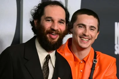 Marty Supreme (2025): o diretor Josh Safdie e o ator Timothée Chalamet<!-- NICAID(16210228) -->