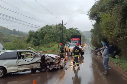 Acidente deixa dois feridos na RS-324 em Marau<!-- NICAID(16052841) -->