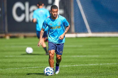 O lateral Marcos Rocha participa de treino do Grêmio no CT Luiz Carvalho.<!-- NICAID(16126596) -->