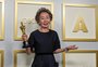 Yuh-Jung Youn é a primeira sul-coreana a vencer o Oscar de melhor atriz coadjuvante