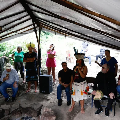 Porto Alegre, RS, Brasil, 20/02/2024 - Comitiva de vereadores recebem demandas da Cacica Iracema Gãh Te, na retomada Gãh Ré no Morro Santana - Foto: Jonathan Heckler/Agência RBS<!-- NICAID(15684700) -->