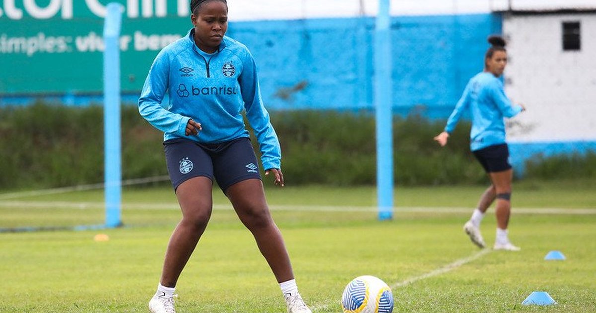 Volante Jessica Peña chega a 50 jogos com a camisa do Grêmio; veja os ...